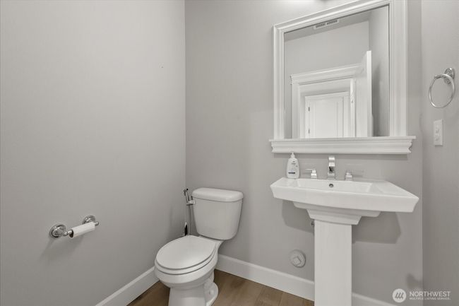Half bath on entry | Image 6