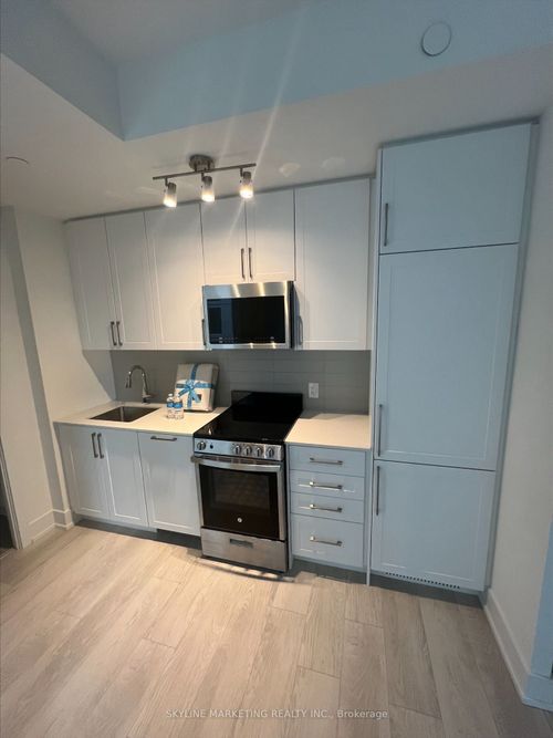319-2450 Old Bronte Rd, Oakville, ON, L6M5P6 | Card Image