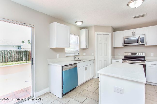10386 Norvell Rd, House other with 3 bedrooms, 2 bathrooms and null parking in Spring Hill FL | Image 16