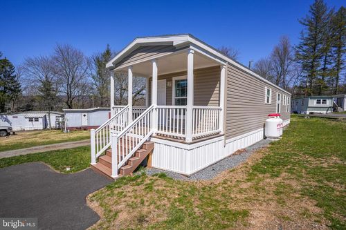 20 Court St, Lehighton, PA, 18235-2847 | Card Image