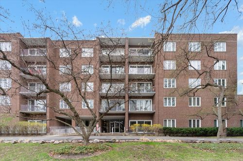 4c-1500 Oak Ave, Evanston, IL, 60201-4217 | Card Image