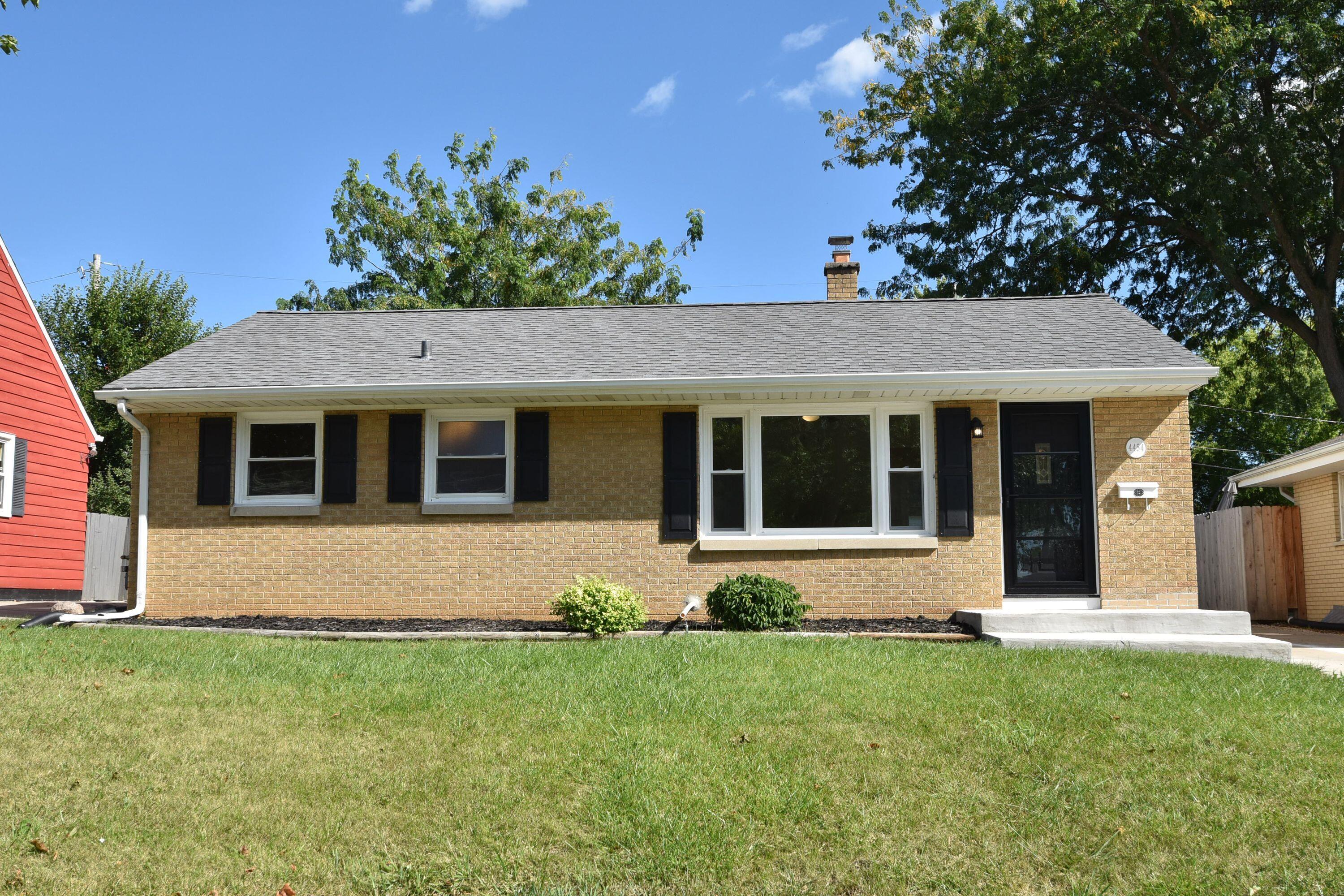 1st St, Milwaukee, WI 53207