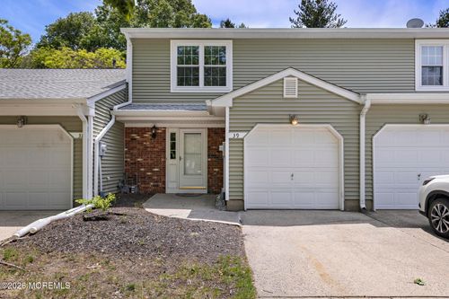 39 Oak Ln, Eatontown, NJ, 07724-3473 | Card Image
