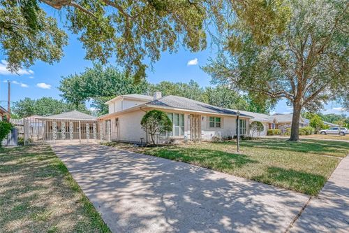 8506 Concho St, Houston, TX, 77036-6830 | Card Image