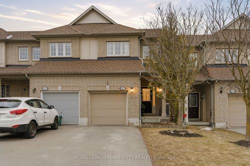67 Merchants Ave, Whitby, ON, L1P1S5 | Card Image