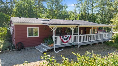 690 Foots Creek Rd, Gold Hill, OR, 97525-6705 | Card Image