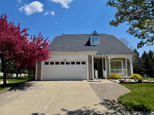 3831 Springwood Court, Auburn Hills, MI, 48326 | Card Image