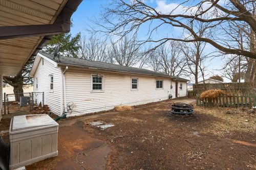 219 River Rd, Rochelle, IL, 61068-9047 | Card Image