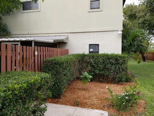 a-10 Crossings Cir, Boynton Beach, FL, 33435-1404 | Card Image