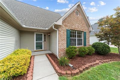 912 Prestwick Lane, House other with 4 bedrooms, 2 bathrooms and null parking in Newport News VA | Image 3