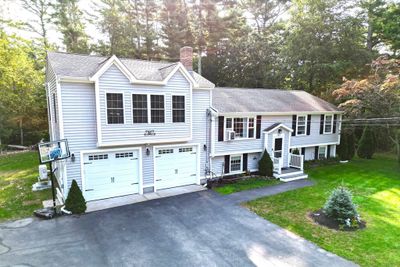 142 Sarah Sherman Rd, House other with 3 bedrooms, 2 bathrooms and 4 parking in Rochester MA | Image 1