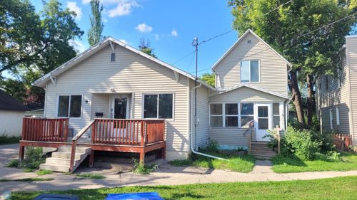 9 6th Ave N, Fargo, ND, 58102-3801 | Card Image