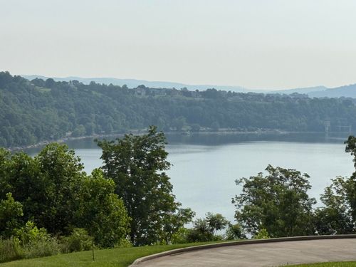 121 Tatum Point Dr, Somerset, KY, 42503-6026 | Card Image