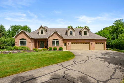 332 Blarney Ln, Plainwell, MI, 49080-9110 | Card Image