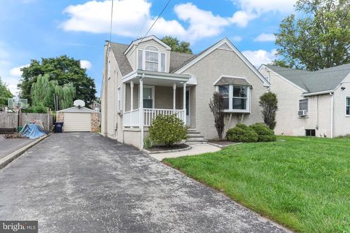 311 Union St, ROYERSFORD, PA, 19468-2642 | Card Image