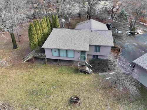 N6333 Suburban Heights Rd, PARDEEVILLE, WI, 53954-8729 | Card Image