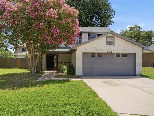 6205 Fernwood Dr, Arlington, TX, 76001-5720 | Card Image