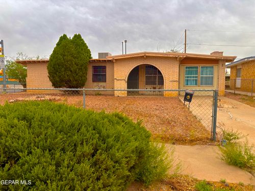 10466 Triumph Dr, El Paso, TX, 79924-2332 | Card Image