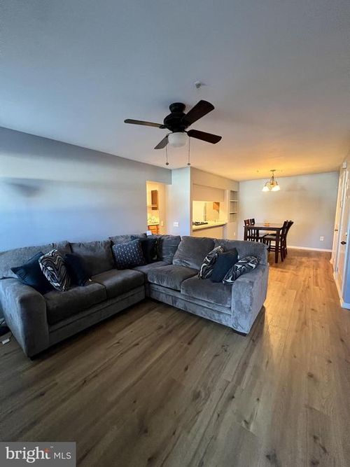 1104 Waters Edge Dr, NEWARK, DE, 19702-6350 | Card Image