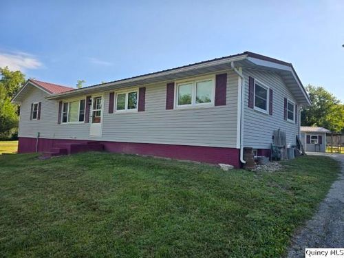 105 N 3rd St, La Harpe, IL, 61450-5056 | Card Image