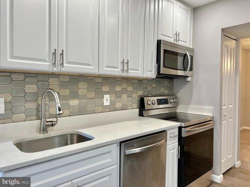 apt-303-7923 Mandan Rd, GREENBELT, MD, 20770-2834 | Card Image