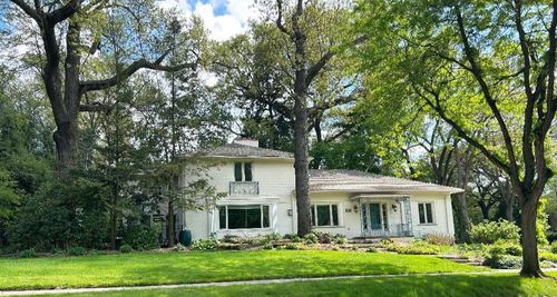 8775 Lincoln Dr, Huntington Woods, MI, 48070-1267 | Card Image