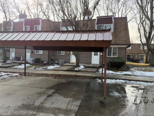 37035 E Aragona Dr, Clinton Twp, MI, 48036-2006 | Card Image