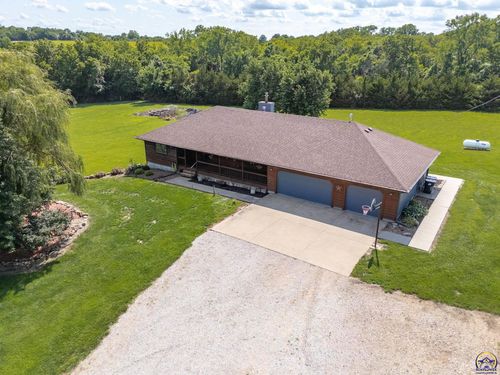 8425 Ne Marple Rd, Topeka, KS, 66617-2039 | Card Image