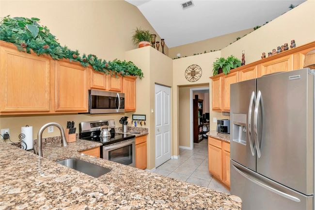 10372 Sw 41 St Ct, House other with 4 bedrooms, 2 bathrooms and null parking in OCALA FL | Image 13