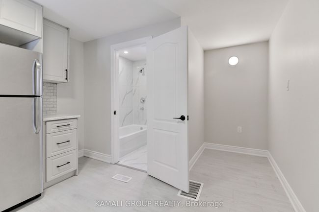 UNIT-1 - 93 Mcmillan Dr, House attached with 1 bedrooms, 1 bathrooms and null parking in Oshawa ON | Image 6