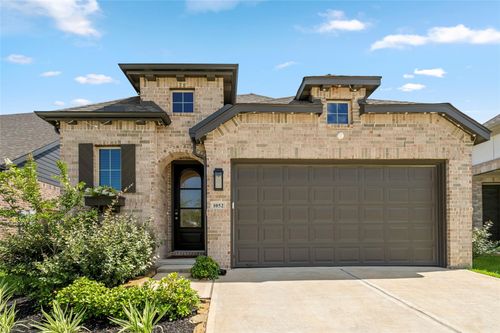 1052 Shoal Creek Trl, Conroe, TX, 77304-4627 | Card Image
