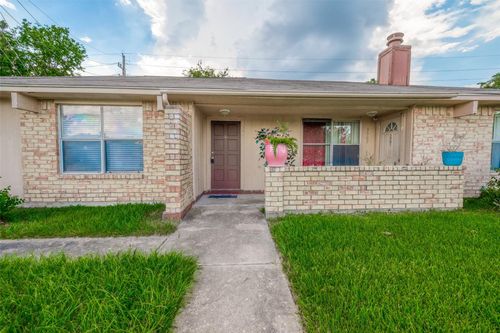 3906 Quiet Place Dr, Houston, TX, 77082-1226 | Card Image