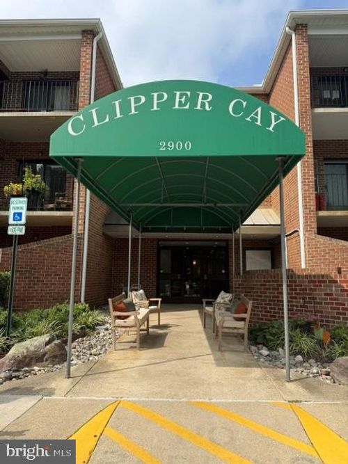 215-2900 Shipmaster Way, ANNAPOLIS, MD, 21401-7807 | Card Image