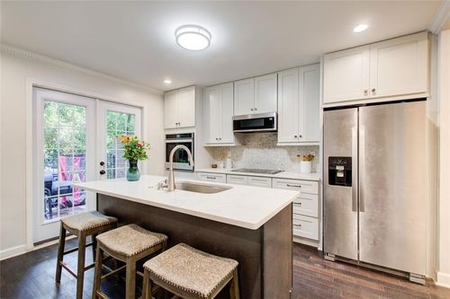 1105 Clairemont Ave, Decatur, GA, 30030-1256 | Card Image