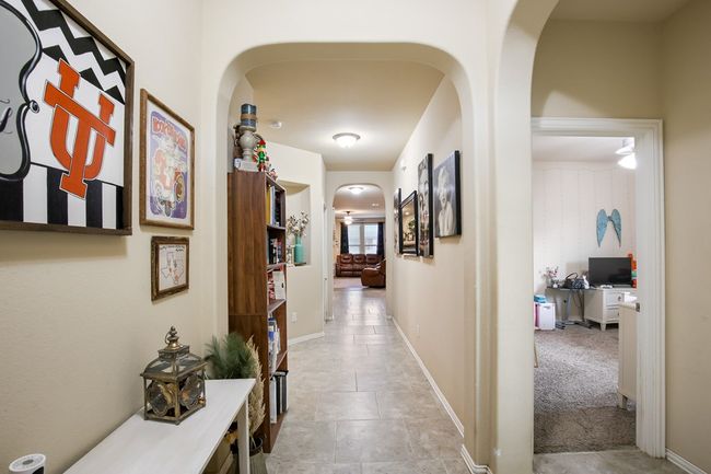 6613 Hall Of Fame Blvd, House other with 3 bedrooms, 2 bathrooms and 3 parking in Midland TX | Image 4