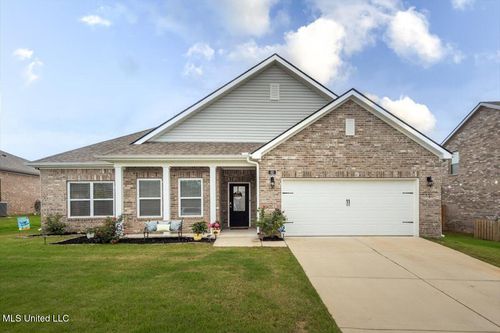 52 Twin Lakes Dr, Byhalia, MS, 38611-1083 | Card Image