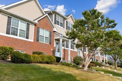 2285 Beresford Drive, Condo with 2 bedrooms, 2 bathrooms and 2 parking in Yorkville IL | Image 3