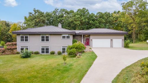 3255 N 38th St, Augusta, MI, 49012-9247 | Card Image