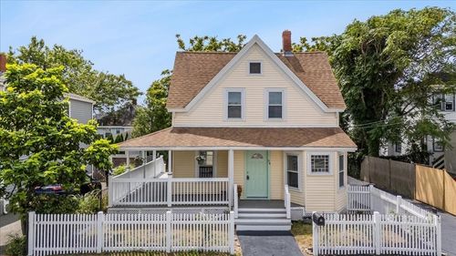 54 L St, Hull, MA, 02045-1722 | Card Image