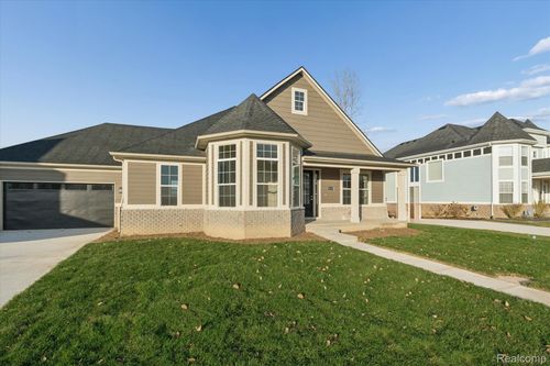 54791 Brenda Dr, Macomb, MI, 48042-5842 | Card Image