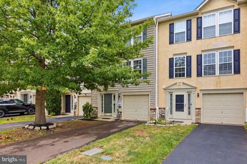 30 N Savanna Dr, POTTSTOWN, PA, 19465-6602 | Card Image
