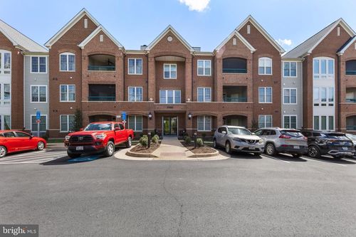 208-7065 Heritage Hunt Dr, GAINESVILLE, VA, 20155-3173 | Card Image