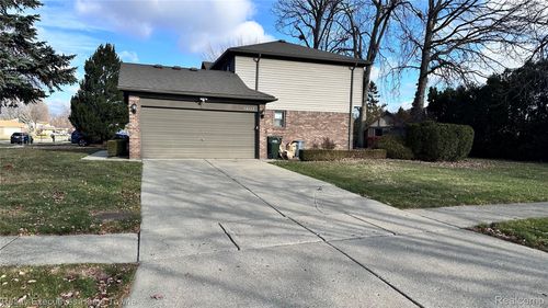 38122 Lincolndale Dr, Sterling Heights, MI, 48310-3413 | Card Image