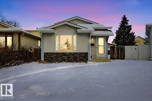 15621 83a St Nw, Edmonton, AB, T5Z2R6 | Card Image