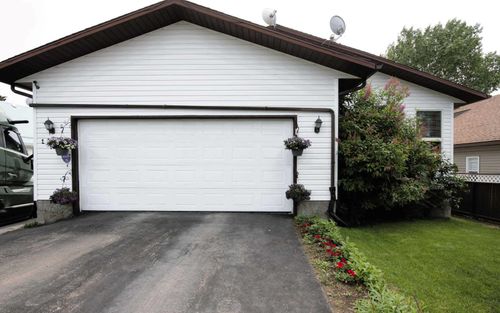 1009 Third Avenue, Bluesky, AB, T0H0J0 | Card Image