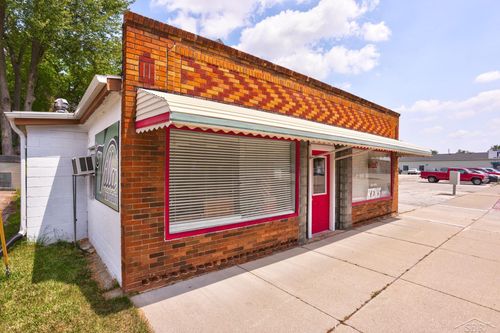 200 W Midland Rd, Auburn, MI, 48611-9614 | Card Image