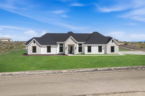 17244 Triple Crown Pl, Caldwell, ID, 83607-1220 | Card Image