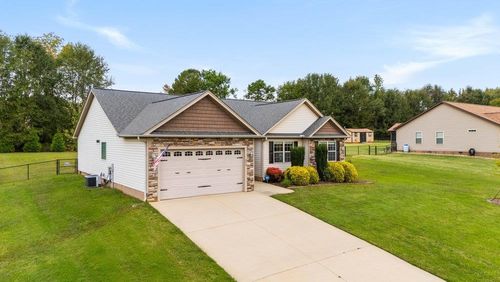 373 Saddlers Run, Chesnee, SC, 29323-8055 | Card Image