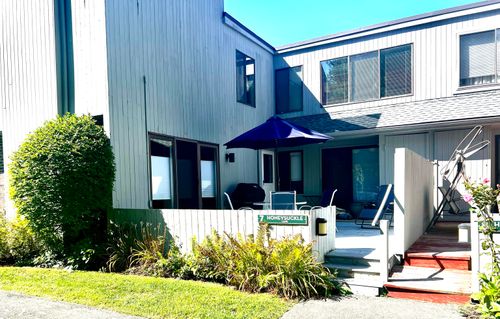 7-7 Honeysuckle Ln, Ridgefield, CT, 06877-3319 | Card Image