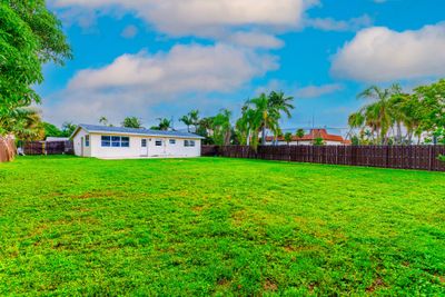 100 Nw 9th Street, House other with 2 bedrooms, 1 bathrooms and null parking in Boca Raton FL | Image 1